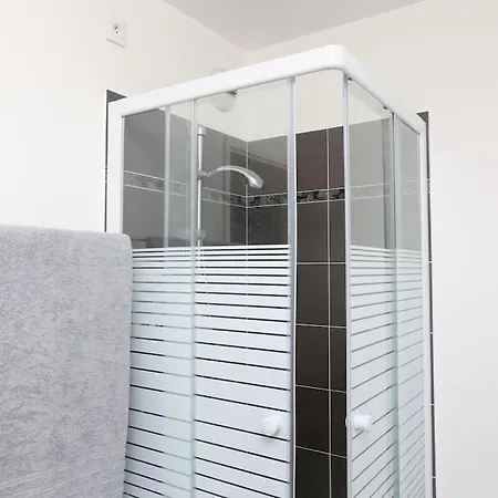 Apartment Comfortable Flat 15 Min From Paris